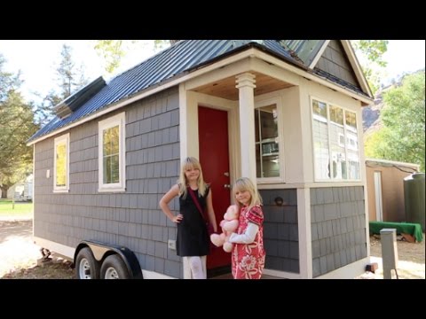 16 Foot Tiny House Has a Bedroom AND a Sleeping
