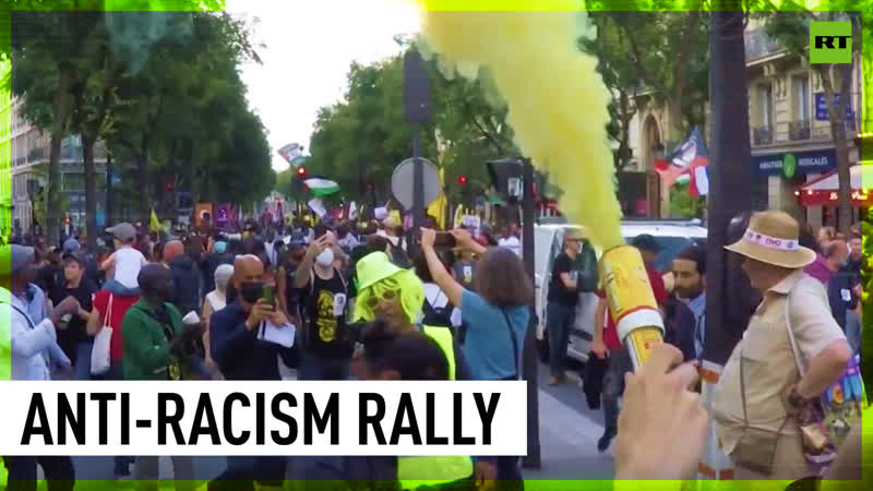 Rights are violated everywhere, Yellow Vests join hundreds for anti racism march through