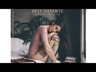 Bely Basarte, gris oscuro