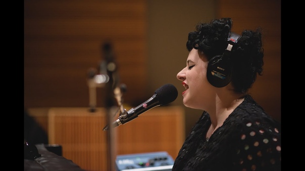 Davina and the Vagabonds Sugar Moon ( Live on 89. 3 The
