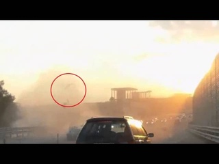Человек подлетел на 20метров.Авария на Новой Риге.