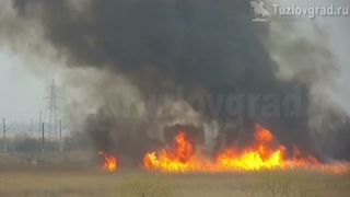 В Новочеркасске пожарные потушили крупный ландшафтный пожар