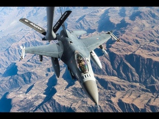 Dutch RNLAF F-16 tries to refuel over Afghanistan in heavy turbulance