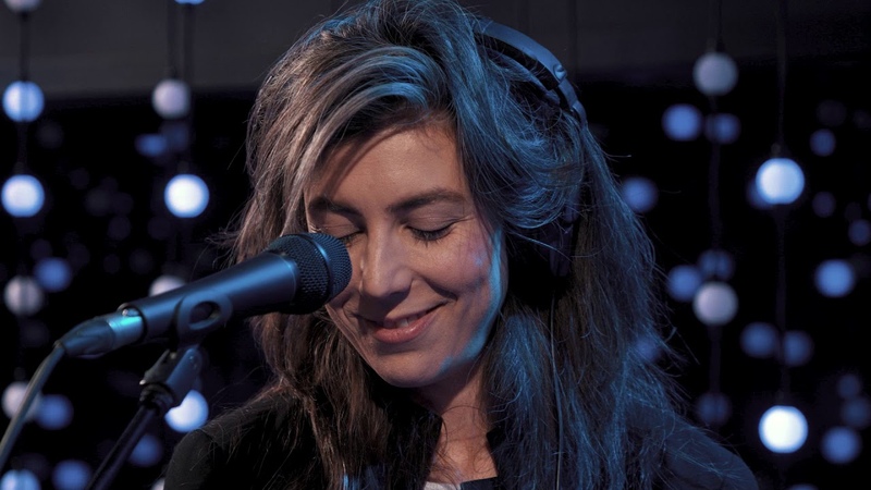 Julia Holter Full Performance ( Live on
