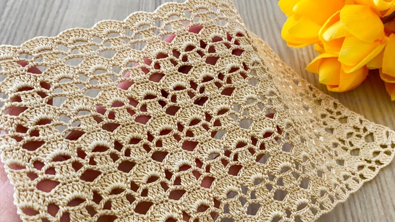 THIS MODEL IS GORGEOUS FOR WINTER Crochet Blouse, Cardigan, Shawl