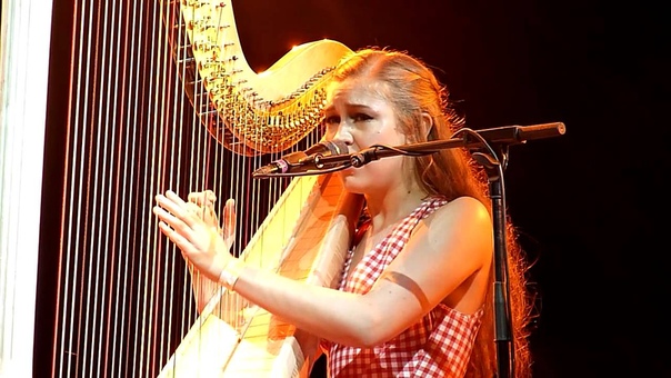 Joanna Newsom Peach Plum Pear live at Fly me To the