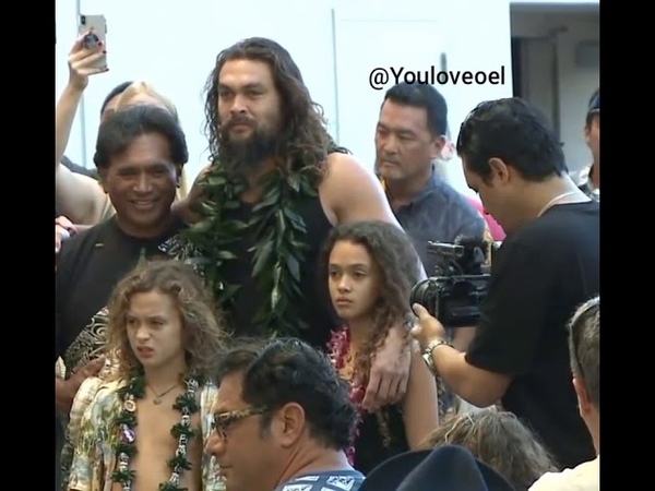 Why is AQUAMAN ( Jason Momoa) crying with his