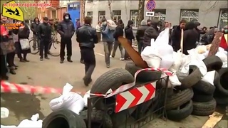 12 апреля 2014. Славянск. В Славянске захватили горотдел  милиции