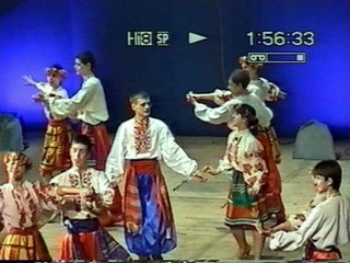 НА ГУЛЯНЦІ (Гулянка) на фестивале “Барвистий Веночок“ - 2002 - ансамбль РАДУГА, г. Днепр