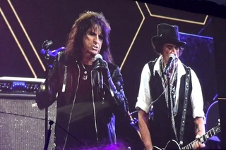 Hollywood Vampires plays Sweet Emotions. Front row. Namm Tec awards 2017