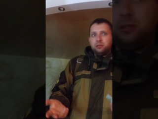 Парасюк з автоматом