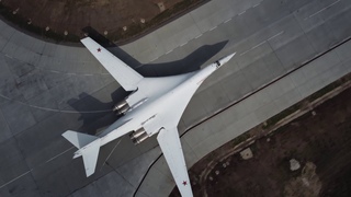 Пролет ракетоносцев Ту-160 и самолетов МиГ-31 над Баренцевым морем