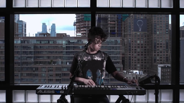 Alesis VI61 Keyboard and Beatbox Performance Featuring