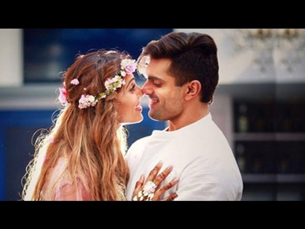 INSIDE Pics Bipasha Basu Wedding 2016 Mehndi Ceremony