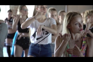 FRAULES TEAM Workshops | FRAULES | TWERK choreo “Broccoli“