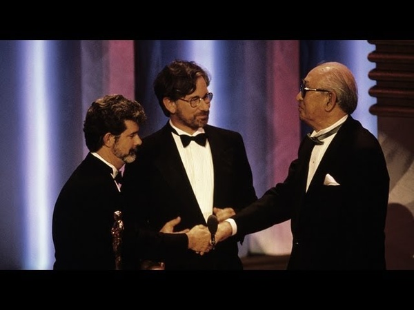 Akira Kurosawa Receives an Honorary Award: 1990