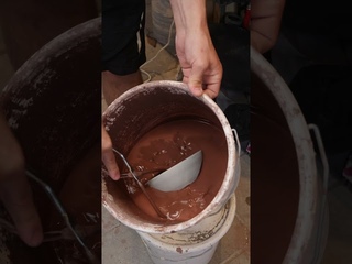 How to make a stoneware pottery ramen bowl #arts #pottery #craft #maker #smallbusiness