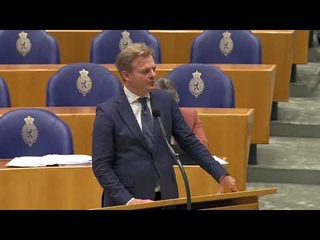 Omtzigt laat Hugo de Jonge bekennen dat de effectiviteit van de vaccins terugloopt. Hugo zegt 90%+