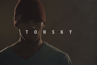 T O N S K Y
