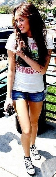 №15, Miley Cyrus, 33 года, Los Angeles №15, Miley Cyrus, 33 года, Los Angeles