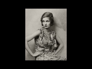 А.Козлов поет песню “Серега пролетарий“.