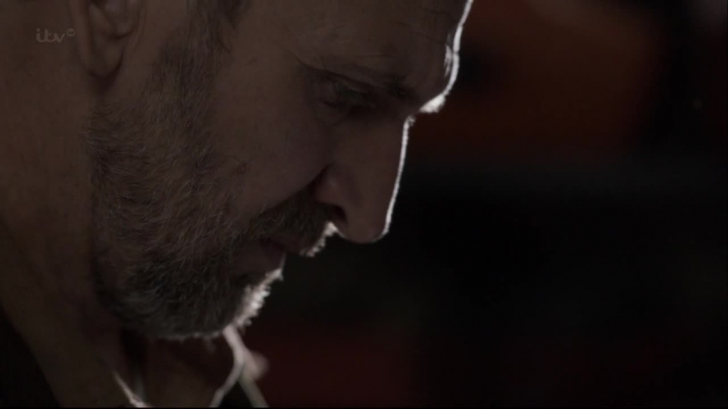 Safe House s01e01