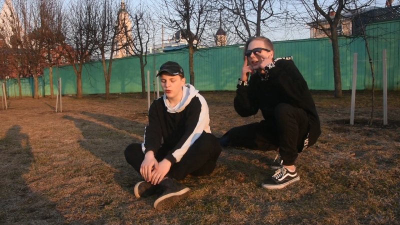 к твоим ногам я сыпал