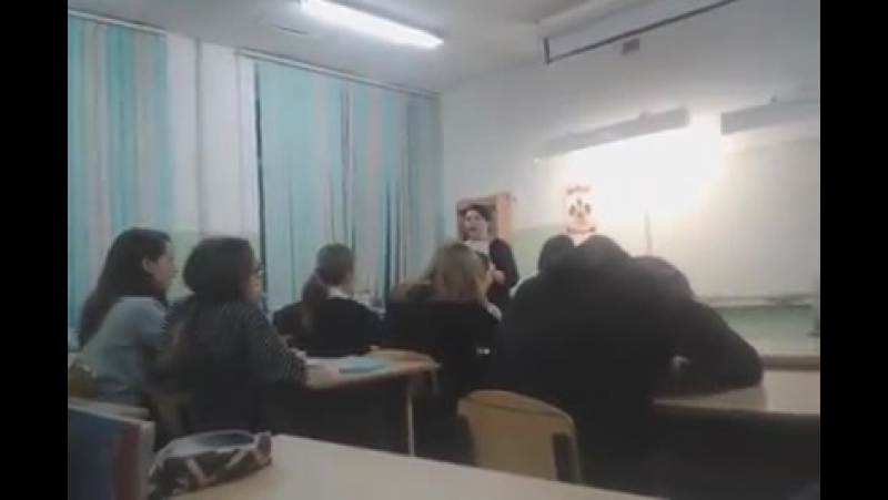 В краснодарской школе детей заставляют петь песню Дядя
