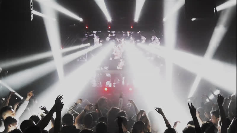 DJ BALDOS performed Витаминка, Kaolo, This Feeling, Voodoo
