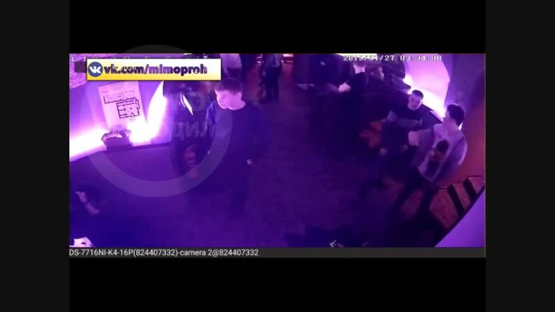 Полицейские отдохнули в клубе на лицах посетителей