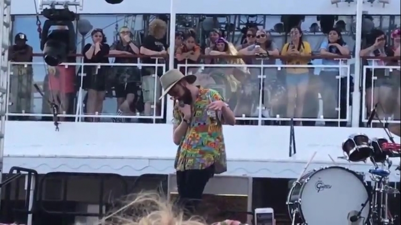drunk t introducing the people that introduced