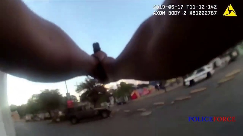 Police shooting between armed robbers of drugs, Применение оружия