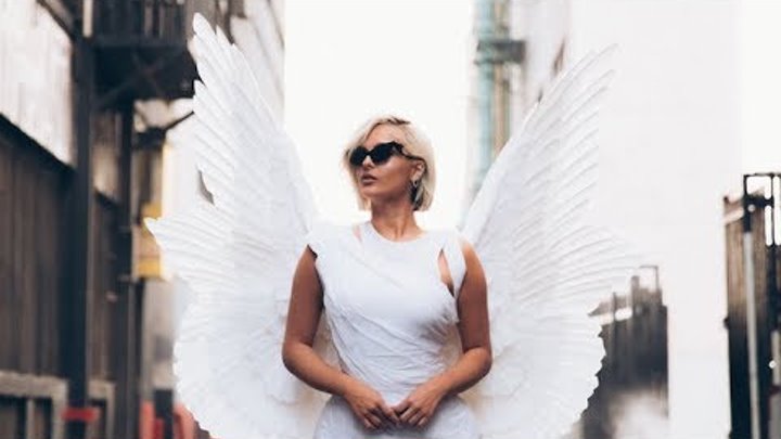 Bebe Rexha Last Hurrah ( Official Vertical