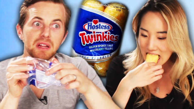 People Try Twinkies For The First