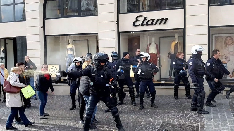 ROUEN, ARRESTATIONS Place de la