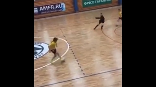 Футболистке Арине Акатьевой запретили играть в мужской команде |