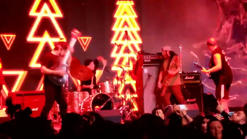 I Shoot Reagan Suicidal Tendencies with Robert Trujillo. Mexico City. October 26,