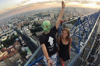 Daredevil Couple Go Skywalking Together In Search For Romantic View