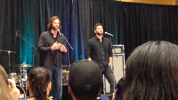 Jensen Ackles and Jared Padalecki Gold Panel Phoenix Con 2017 Part