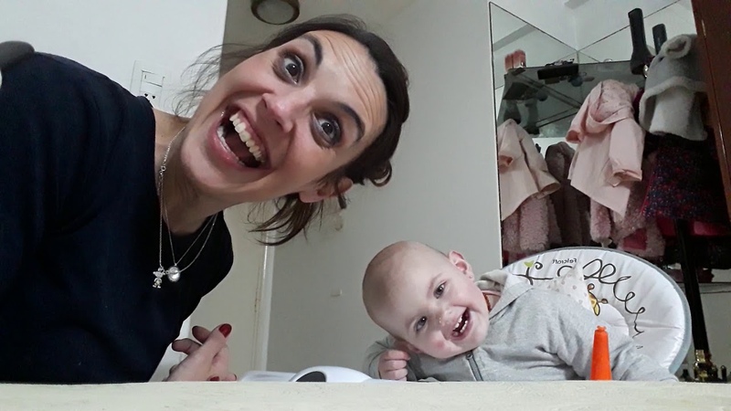 A comer la papa, Angelina , madre, mamá, bebe, hija, nena, yogurt, papa, comer,