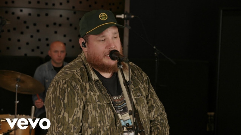 Luke Combs The Man He Sees in Me ( Official Music