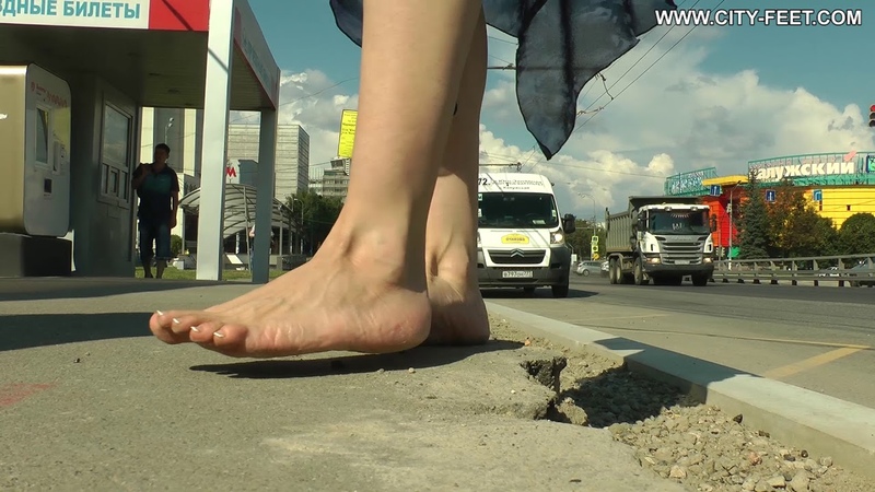 Elena Barefoot friends Part