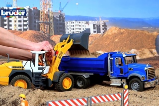 Liebherr Radlader -- 02430 -- BRUDER Spielwaren