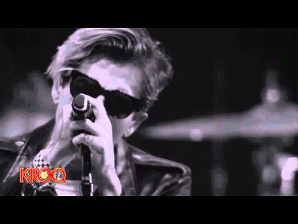 The Neighbourhood Daddy Issues Live at the Kroq Almost Acoustic Christmas