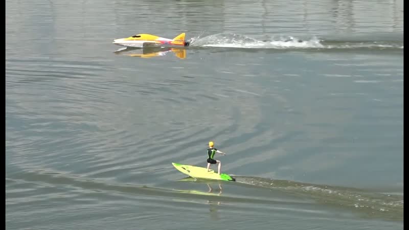 RC серфинг, серфингистка в шоке. .. Great Walltoys 2310 Surfing