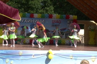 Танец с зонтами