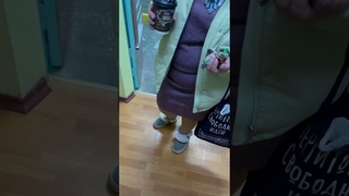 Мытищи. 1708. Наблюдателя КПРФ не пускают в УИК. Зайдете после 8 часов вместе со всеми, говорят