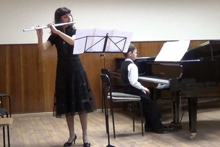 На трапеции (Marie-Agnes SAUVIGNET), Багатель из сюиты Монплезир (В. Коровицын)