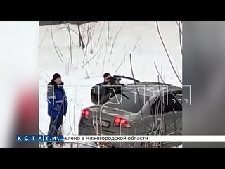 Коммунальщики вместе с газовщиками стали стрелять из винтовки по многоквартирному дому