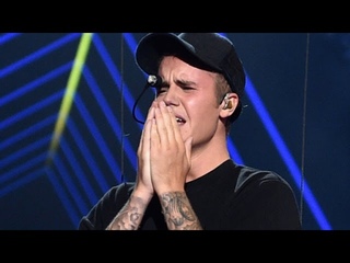 Justin Bieber Breaks Down In Tears On VMA Stage, Where Was Selena Gomez